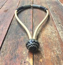 Load image into Gallery viewer, Bosalito Center Hung Finely Plaited